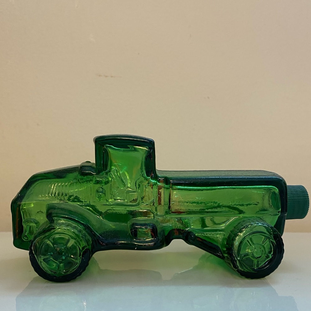 Avon Big Mack aftershave green glass bottle, antique keepsake.